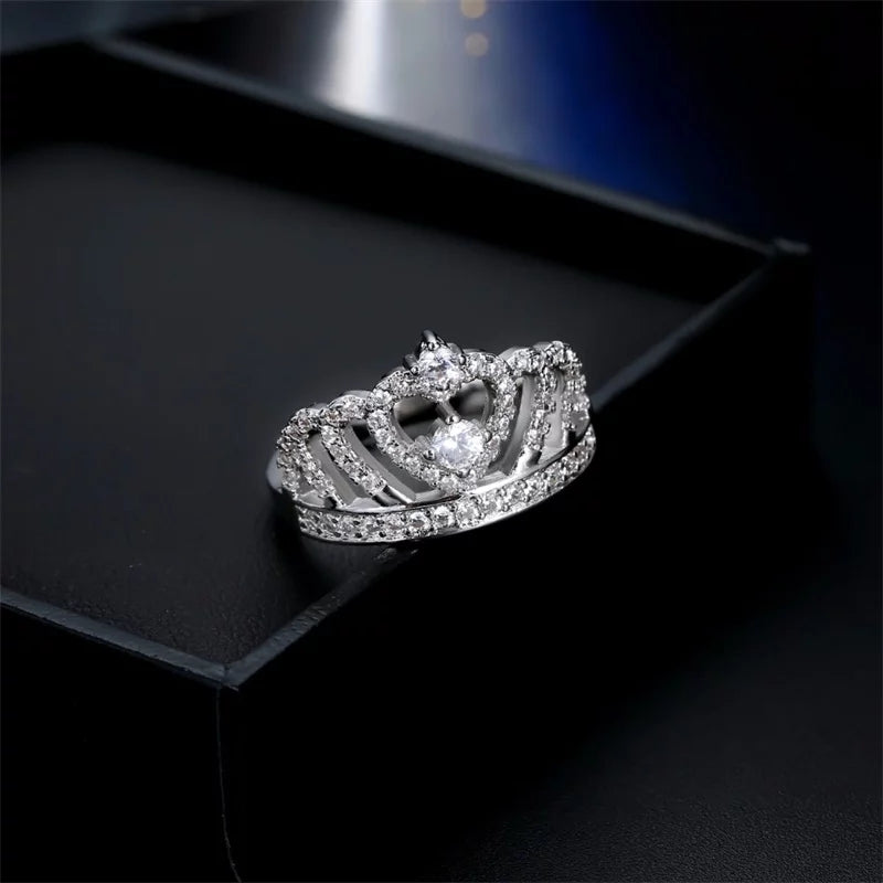 Crown Shape Fashion Zircon Ring 💍